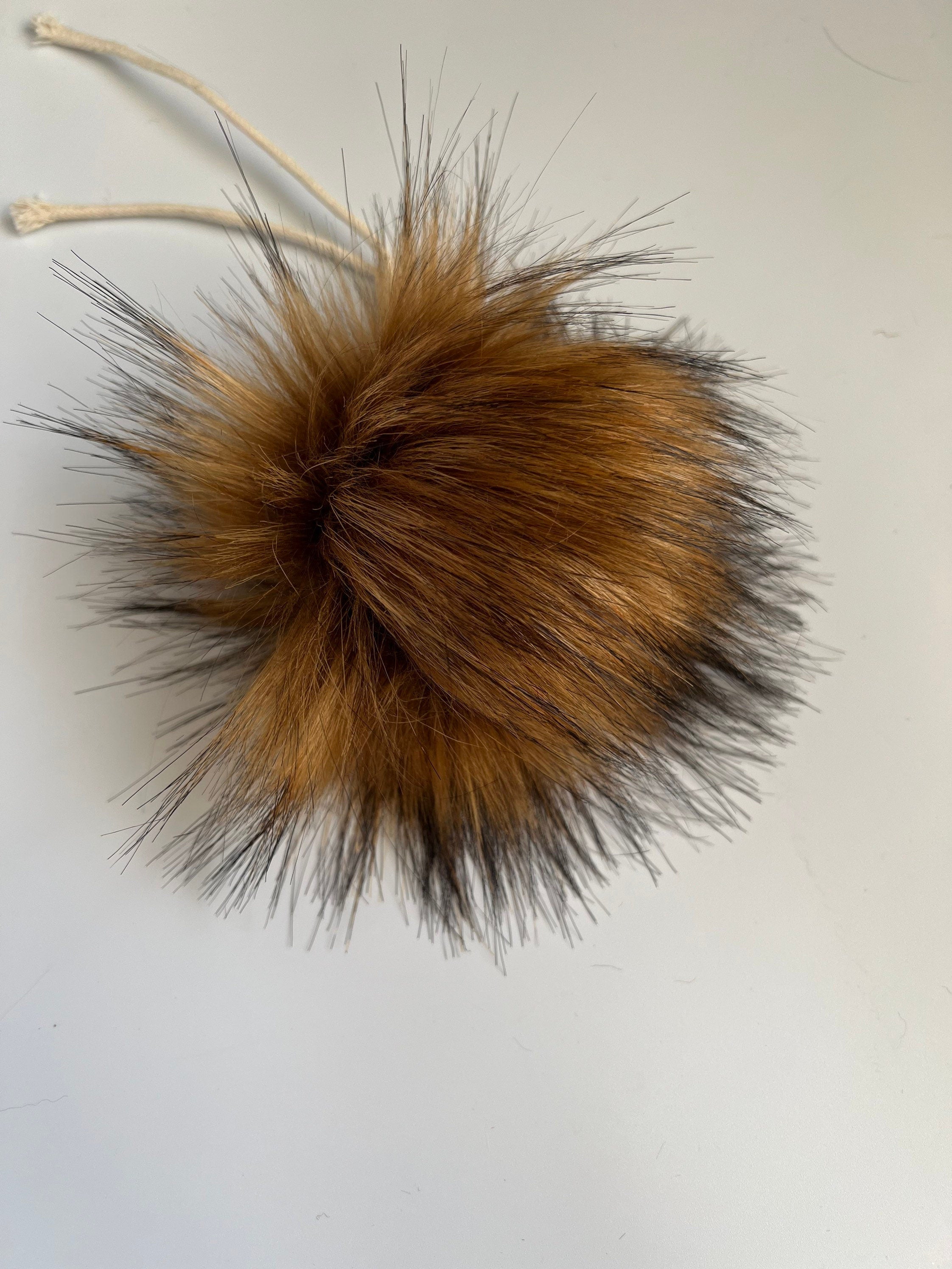 Gingerbread Pompom MTO