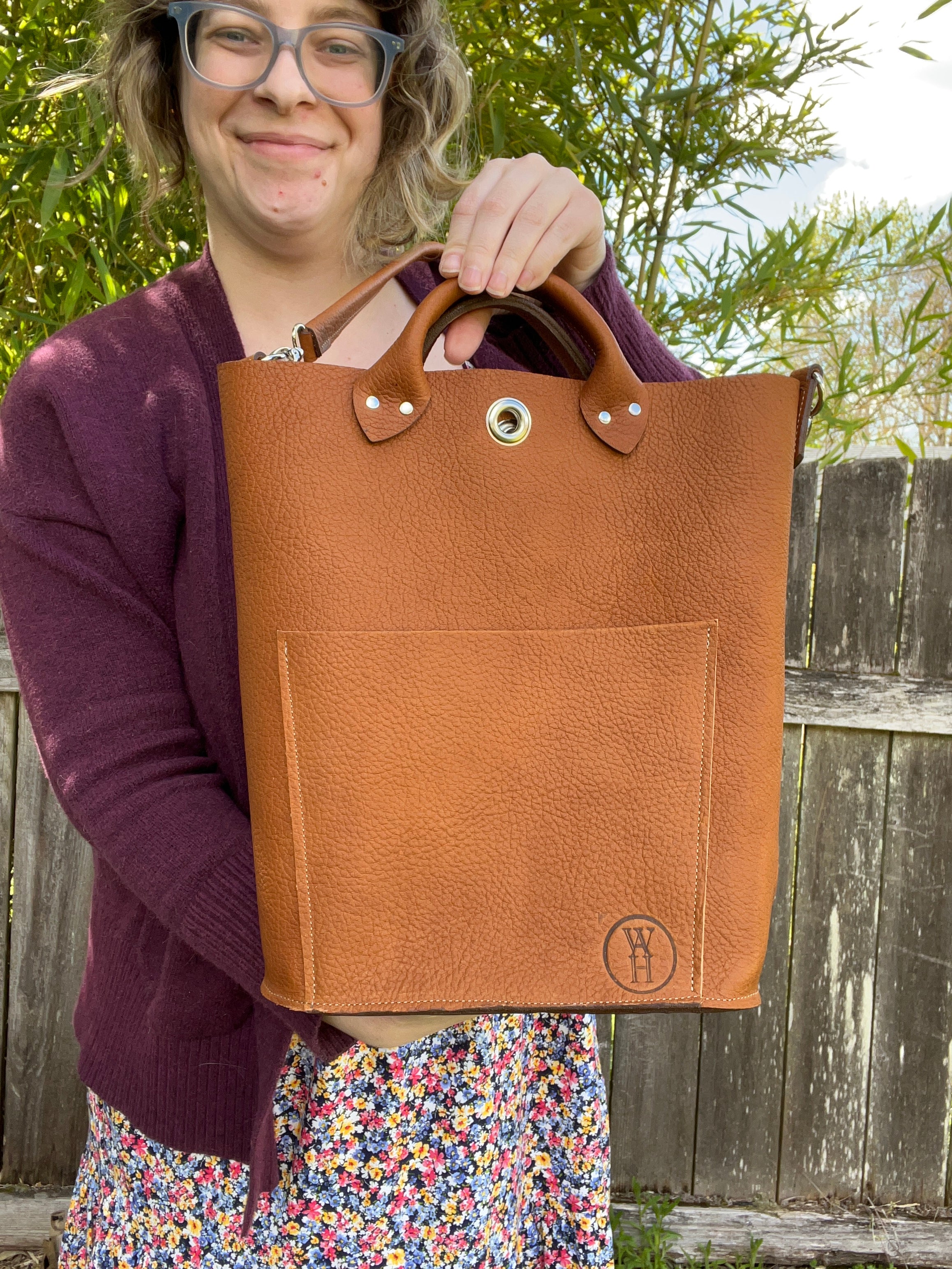 Leather side tote bag